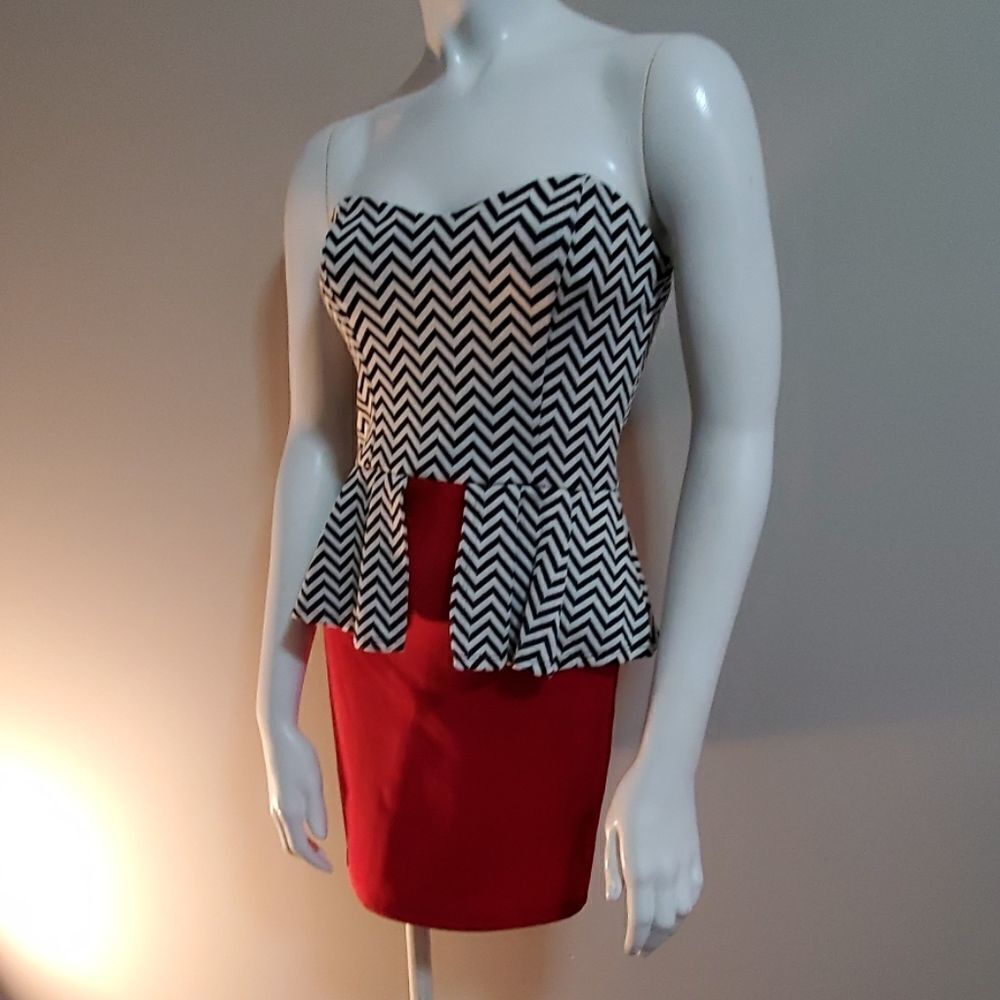 Style Rack Cheveron Strapless Dress (Small) - Picture 2 of 6